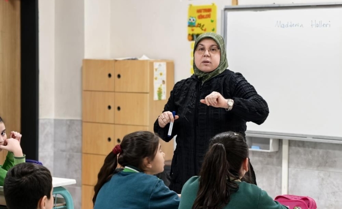 28 Şubat’ın Dinmeyen Sancısı: İnegöllü Öğretmenler 29 Yıl Sonra Gözyaşlarıyla Anlattı