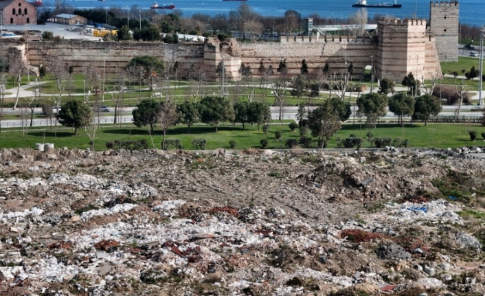 Kazlıçeşme Meydanı’nda Tarihe İhanet: İBB ve İSKİ Alanı Moloz Yığınına Çevirdi