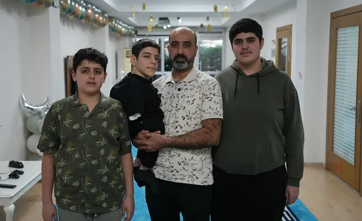 Engelleri Azmiyle Aştı: 15 Yaşındaki Emrullah Akın Hafızlık Tacını Giydi