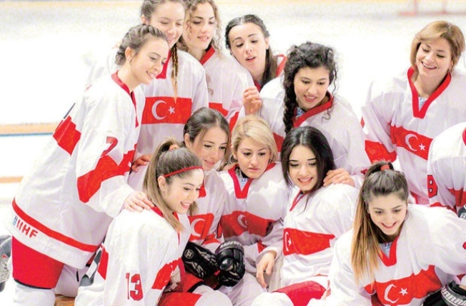 Milli Takım Dolu Dizgin: Kadın Buz Hokeyi Milli Takımı Bulgaristan'ı Devirdi!